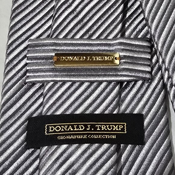 Donald J. Trump Signature Collection Silk Necktie Silver Gray Striped 3 3/4"x57" - Picture 5 of 5